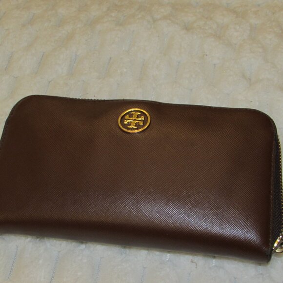 Tory Burch Robinson Small Logo Zip CONTINENTAL Wallet, Brown - Picture 12 of 12